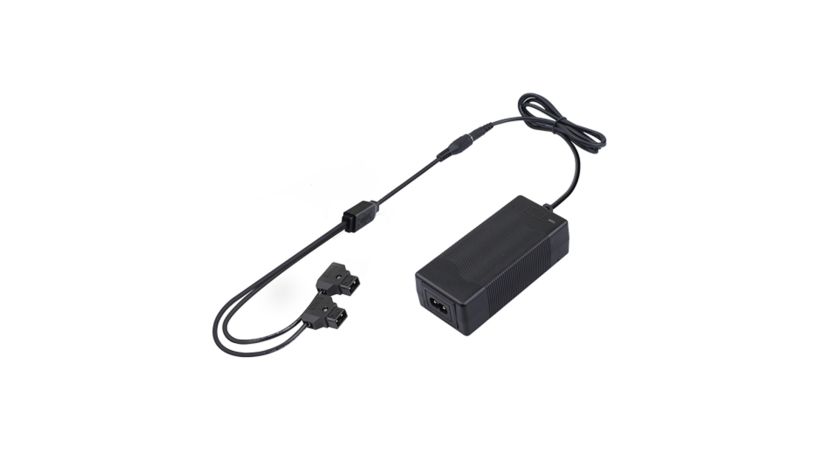 PC-U130B2_Swit-Caricabatterie portatile Swit con doppio D-tap