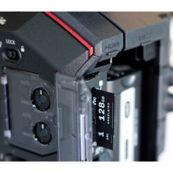 MP-EVA1_Angelbird_Kit 2 schede di memoria SD Angelbird AV Pro 128 GB per Panasonic EVA1
