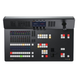 SWATEMTVSTCK4K8_BLACKMAGIC_Blackmagic switcher ATEM Television Studio 4K8 con pannello di controllo broadcast