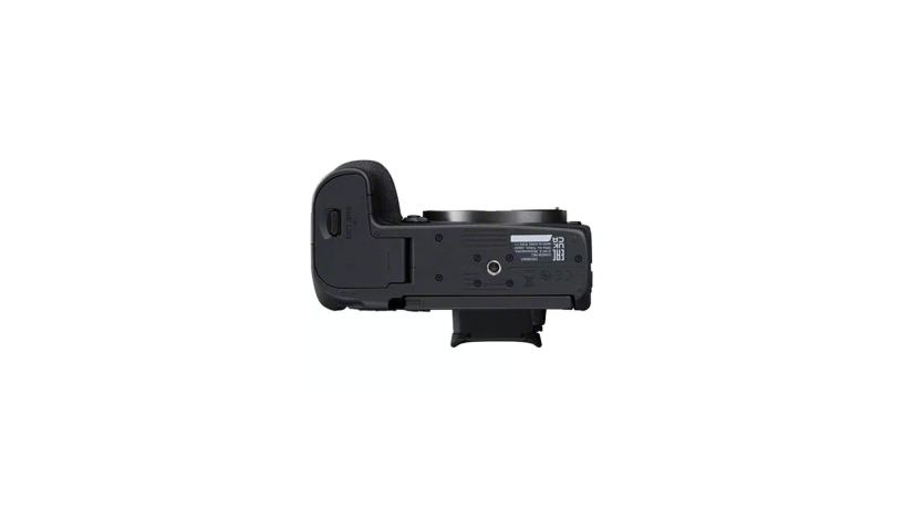 Fotocamera digitale Canon EOS R7 con adattatore EF-EOS R