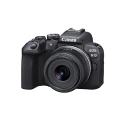 Canon EOS R10 avec l'objectif RF-S 18-45mm F4.5-6.3 IS STM