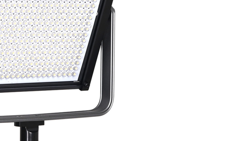 E-520_Luce-Soft-Panel-LED-E-520-dimmerabile-e-bicolore-per-fotografia,-video