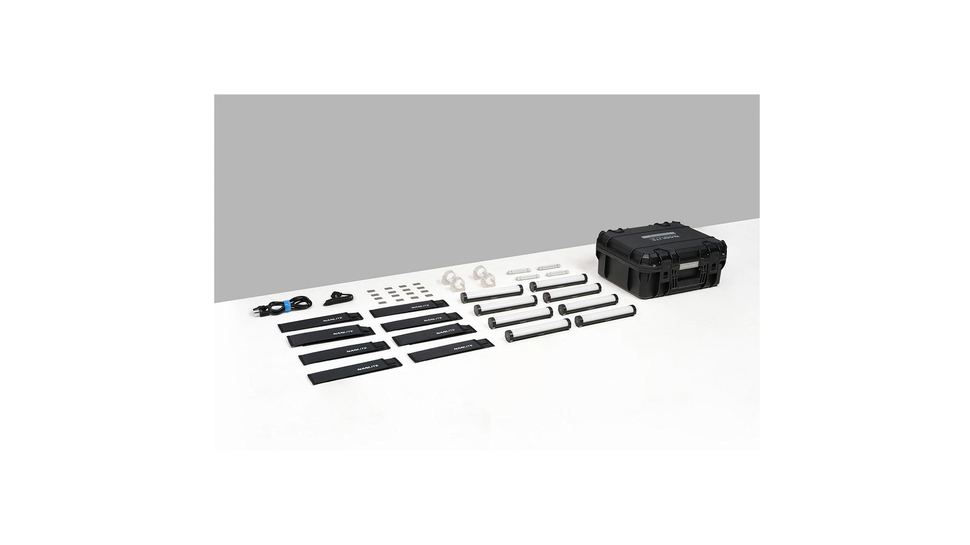 Luce LED Nanlite Pavotube II 6XR RGBWW Pixel con LumenRadio CRMX - Kit da 8
