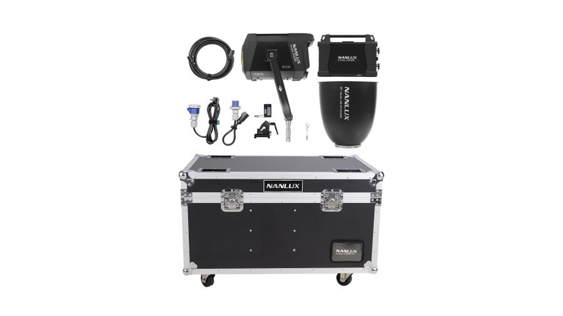 Kit Luce LED Nanlux spot Evoke 2400B bicolore con flight case e riflettore 45