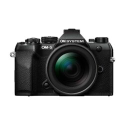 OM System OM-5 Mark II nero con M.Zuiko Digital 12-45 mm PRO