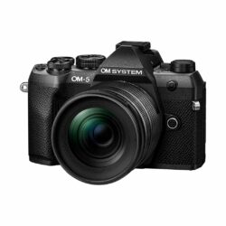 OM System OM-5 MK II nero con M.Zuiko Digital 12-45 mm PRO 3