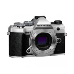 V210020SE010_OLYPUS_Kit OM-SYSTEM Fotocamera OM-5 con M.Zuiko Digital ED 12-40mm F2.8 PRO II – corpo macchina argento