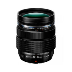 V210020SE010_OLYPUS_Kit OM-SYSTEM Fotocamera OM-5 con M.Zuiko Digital ED 12-40mm F2.8 PRO II – corpo macchina argento