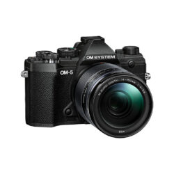 V210021BE000_OLYMPUS-OM-SYSTEM_Kit OM-SYSTEM fotocamera OM-5 con M.Zuiko Digital ED 14-150mm F4-5.6 II – body nero