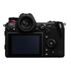 7S1REK_Panasonic_Fotocamera Panasonic LUMIX S DC-S1R con sensore Full-Frame CMOS da 43,7 megapixel e tecnologia ISO Dual Native