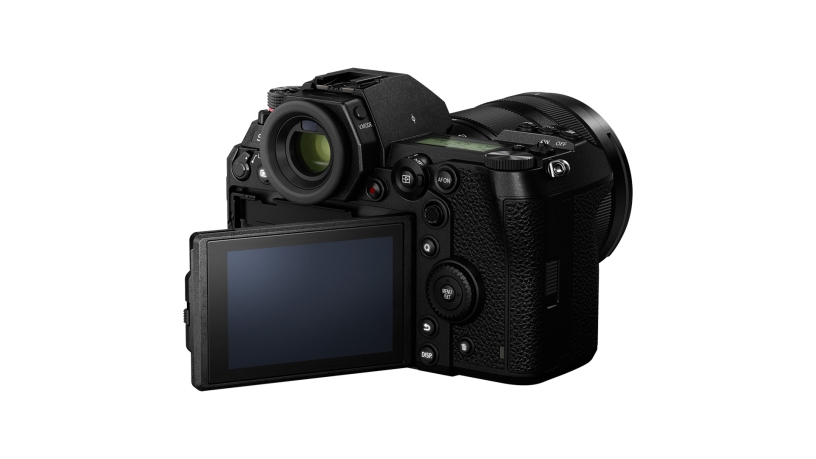 7S1REK_Panasonic_Fotocamera Panasonic LUMIX S DC-S1R con sensore Full-Frame CMOS da 43,7 megapixel e tecnologia ISO Dual Native