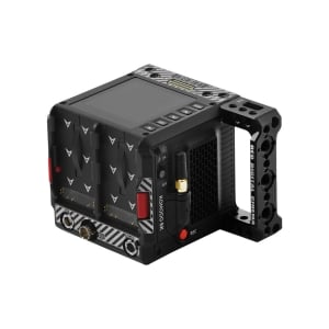 710-0339-00_RED_Videocamera-Red-Komodo-6K-con-adattatore-RF-EF-scheda-CFast-lettore-e-alimentatore