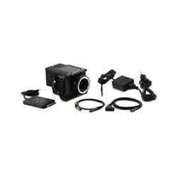 710-0339-00_RED_Videocamera-Red-Komodo-6K-con-adattatore-RF-EF-scheda-CFast-lettore-e-alimentatore