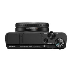 Sony Cyber-shot RX100 VII con AF 0.02 sec e sensore Exmor RS da 1" - fotocamera compatta 05