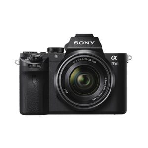 Fotocamera Sony Alpha 7 II Full-frame 35 mm con obiettivo FE 28-70mm F3,5-5,6 OSS