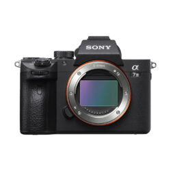 ILCE7M3B_SONY_Fotocamera Sony Alpha A7 III full frame da 24,2 Megapixel