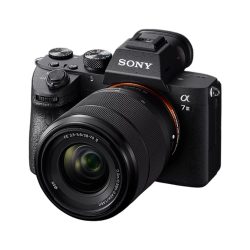 Sony Alpha 7 III Camera Full frame Mirrorless con obiettivo Sony FE 28-70 mm F3.5-5.6 OSS II