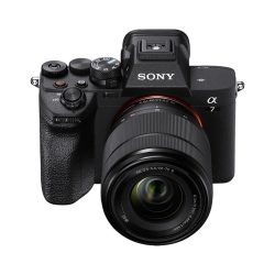 Sony Alpha 7 IV Full Frame Mirrorless Kamera mit Sony FE 28-70mm F3.5-5.6 OSS II 2 Objektiv
