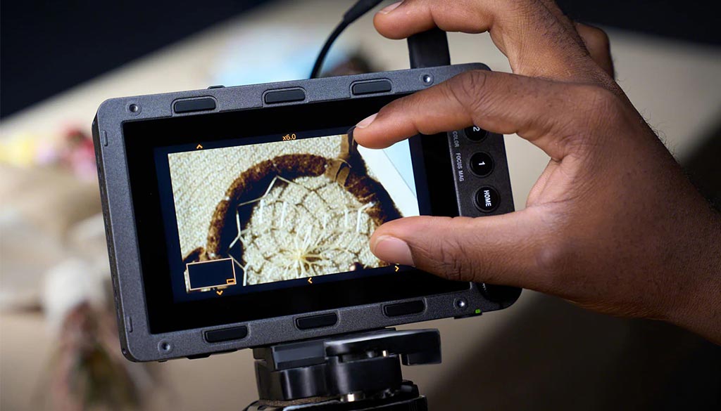 Convenient touch operation and focus