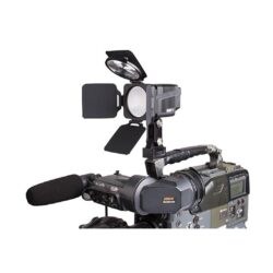 Luce LED COB Swit S-2060 on-camera 110W