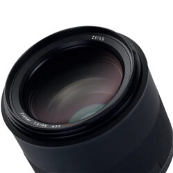 ZF0561_Ottica-Milvus-1.4-85-ZE-attacco-Canon-02