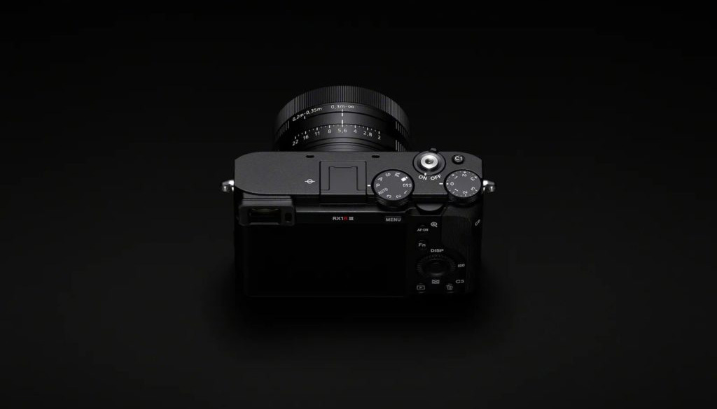 Sony RX1R III Fotocamera compatta con sensore full-frame da 61,0 MP e unità AI 10