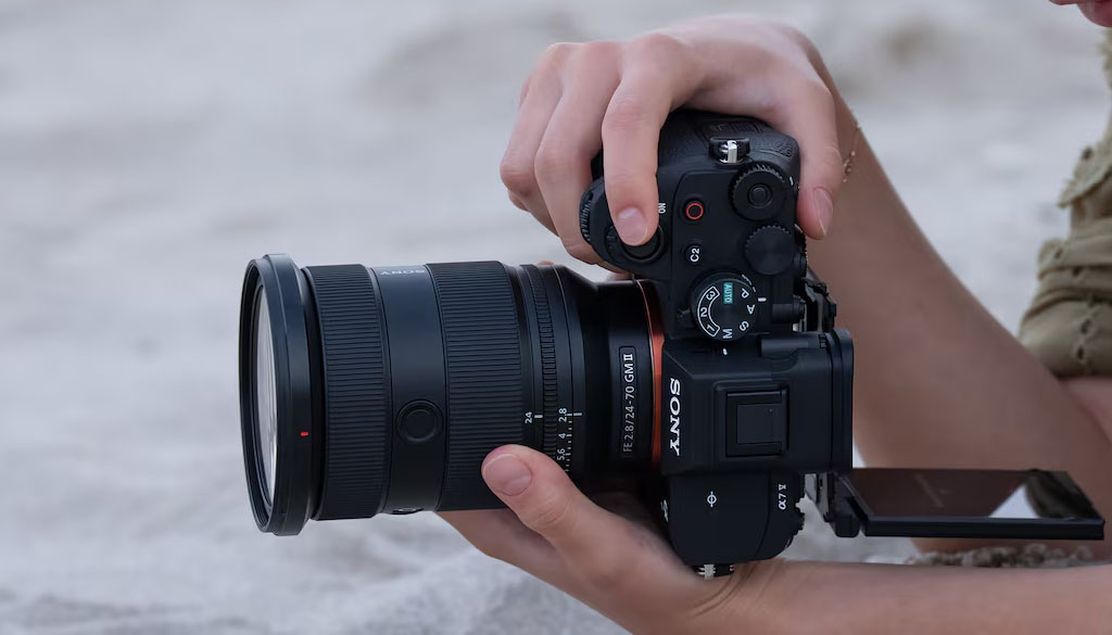 Sony Alpha 7 V Fotocamera Full Frame Digitale a Obiettivo Intercambiabile con Attacco Sony E 9